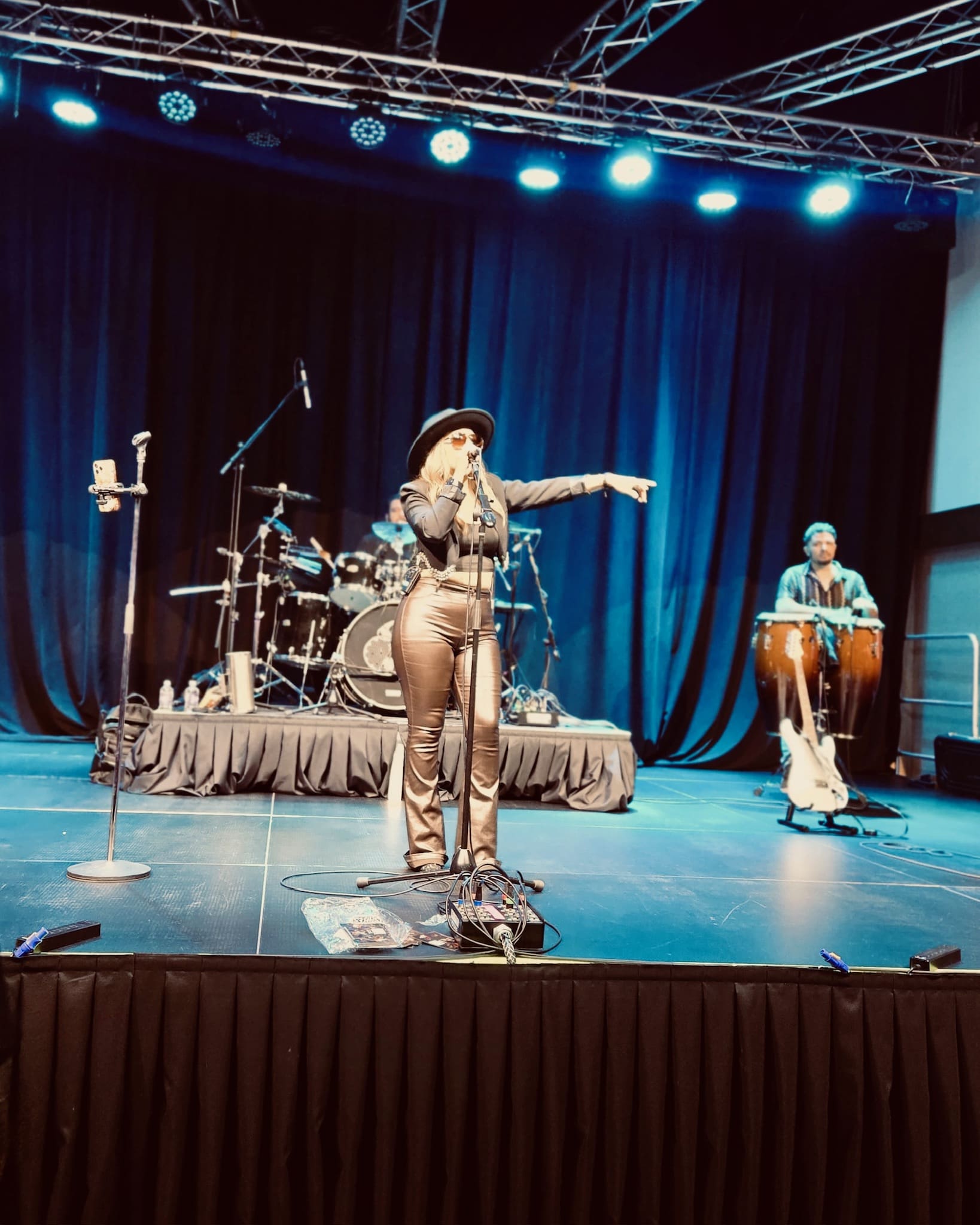 f4838321-b774-4733-98da-3e89ea84273a